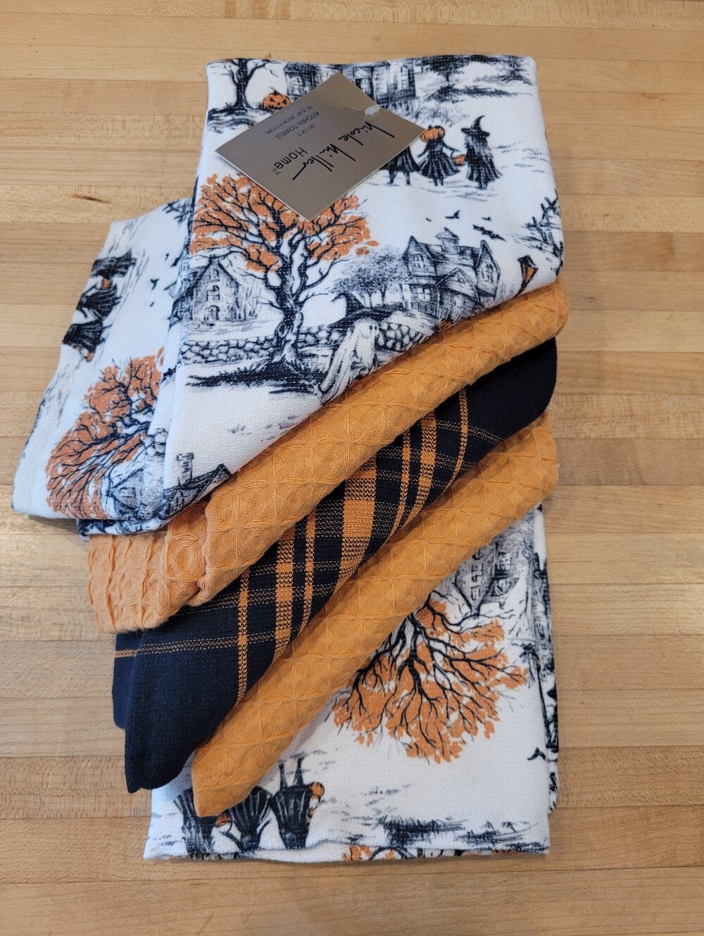 New Nicole Miller Trick-or-treaters  Kitchen Towel Set in Orange, White &  Black